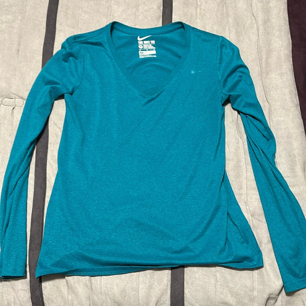 Nike dry fit long sleeved shirt